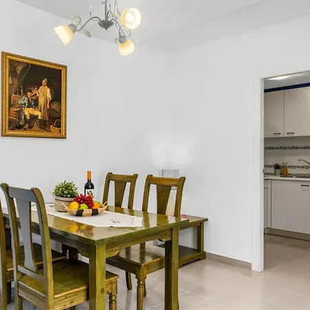 Colon - Plusholidays * Calpe