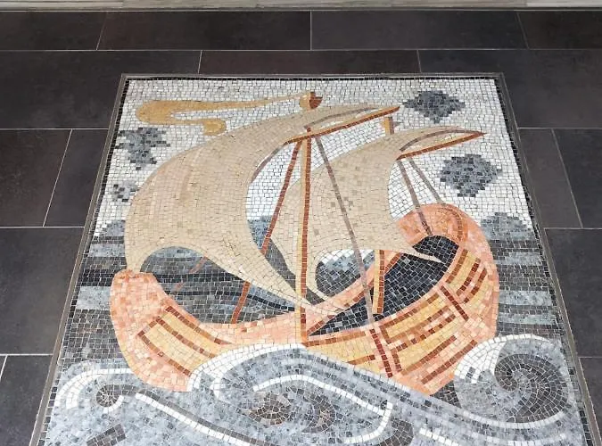 Colon - Plusholidays 卡尔佩